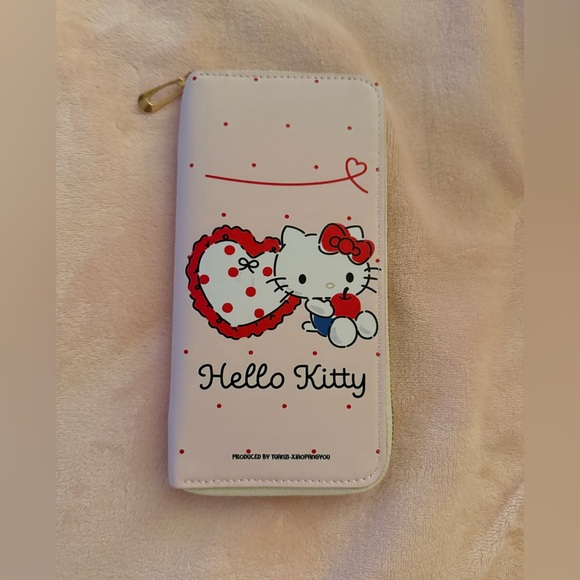 Handbags - Hello Kitty Heart wallet